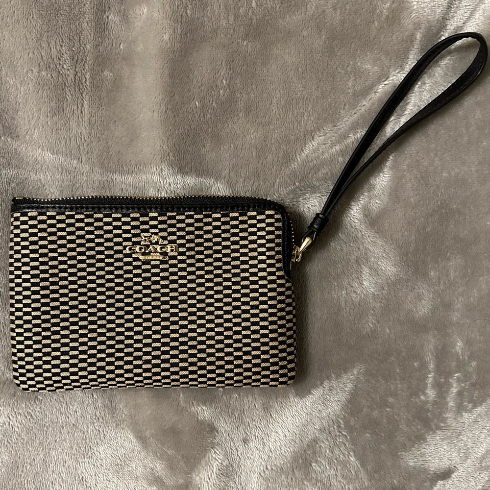 NWOT Coach Wristlet